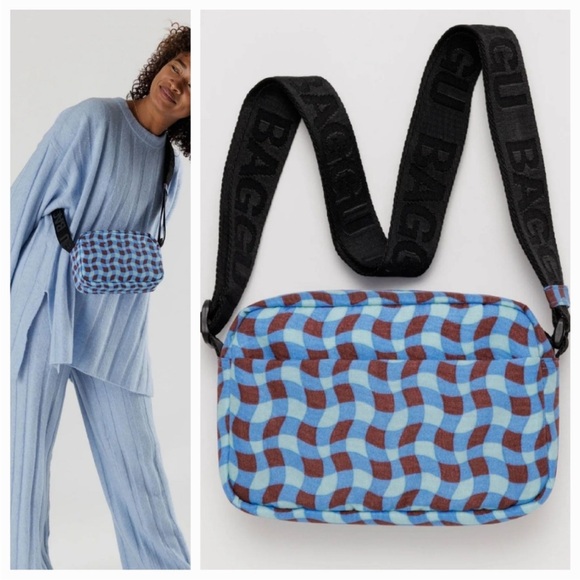 BAGGU Handbags - Baggu Wavy Blue Gingham Camera Crossbody